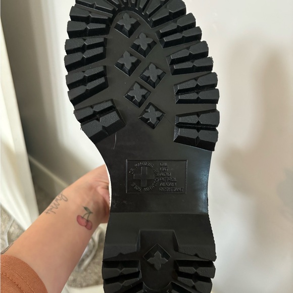 Doc Martin boots (worn once) great condition real leather - Picture 3 of 3